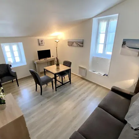 Cosy In The Center Of The Village Apartment