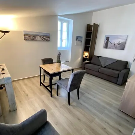 Cosy In The Center Of The Village * Saint-Martin-de-Re